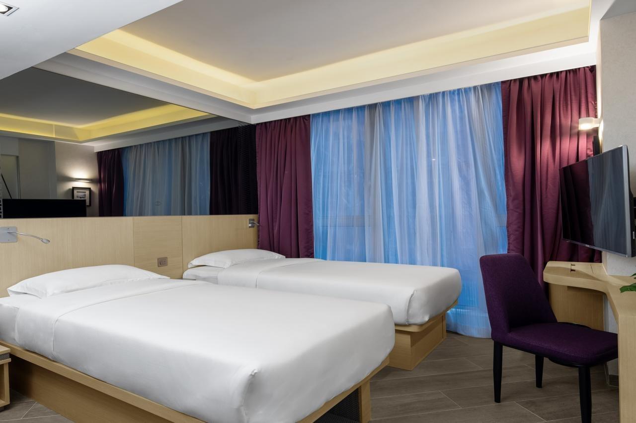 Starphire Hotel Гонконг Экстерьер фото